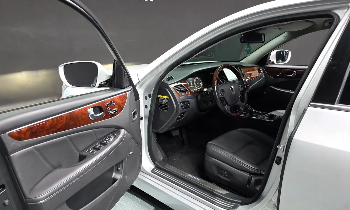 Hyundai Equus