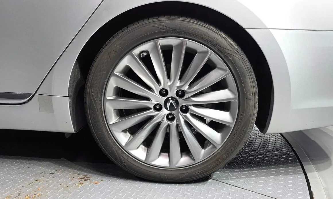 Hyundai Equus