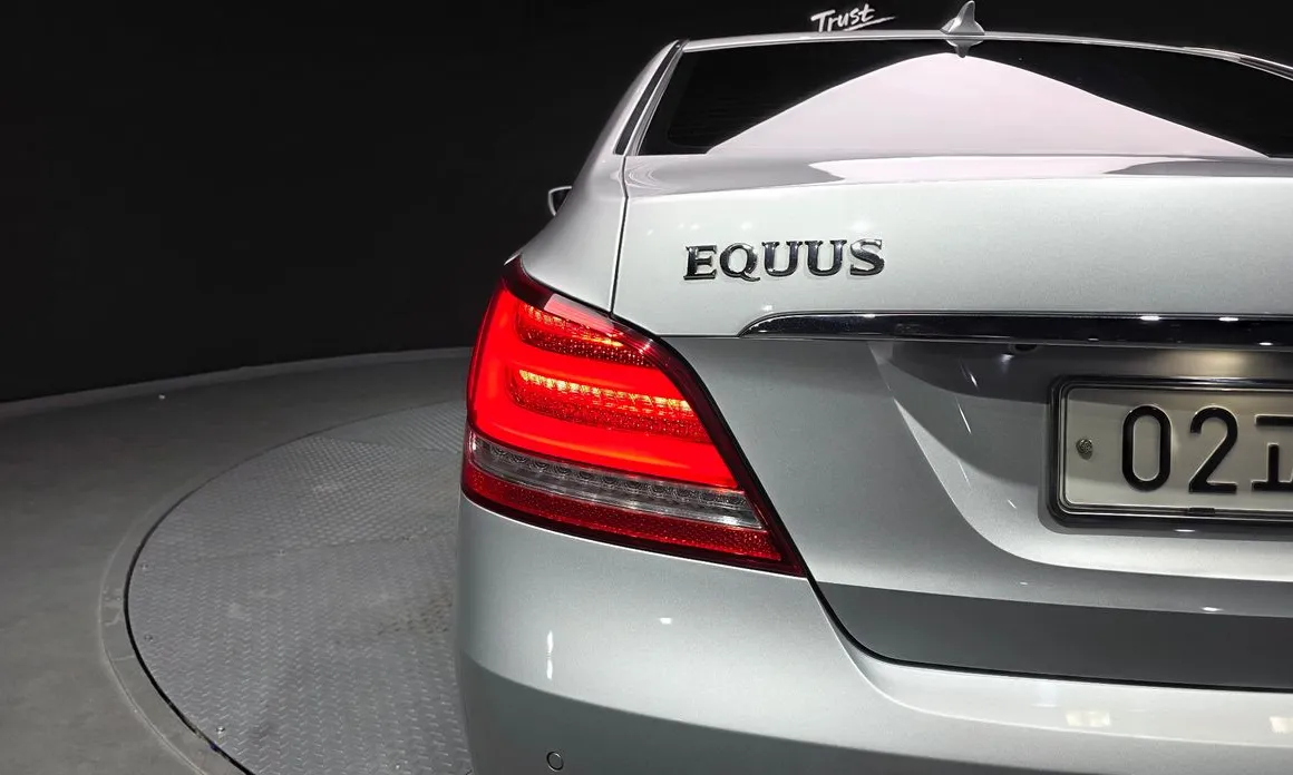 Hyundai Equus