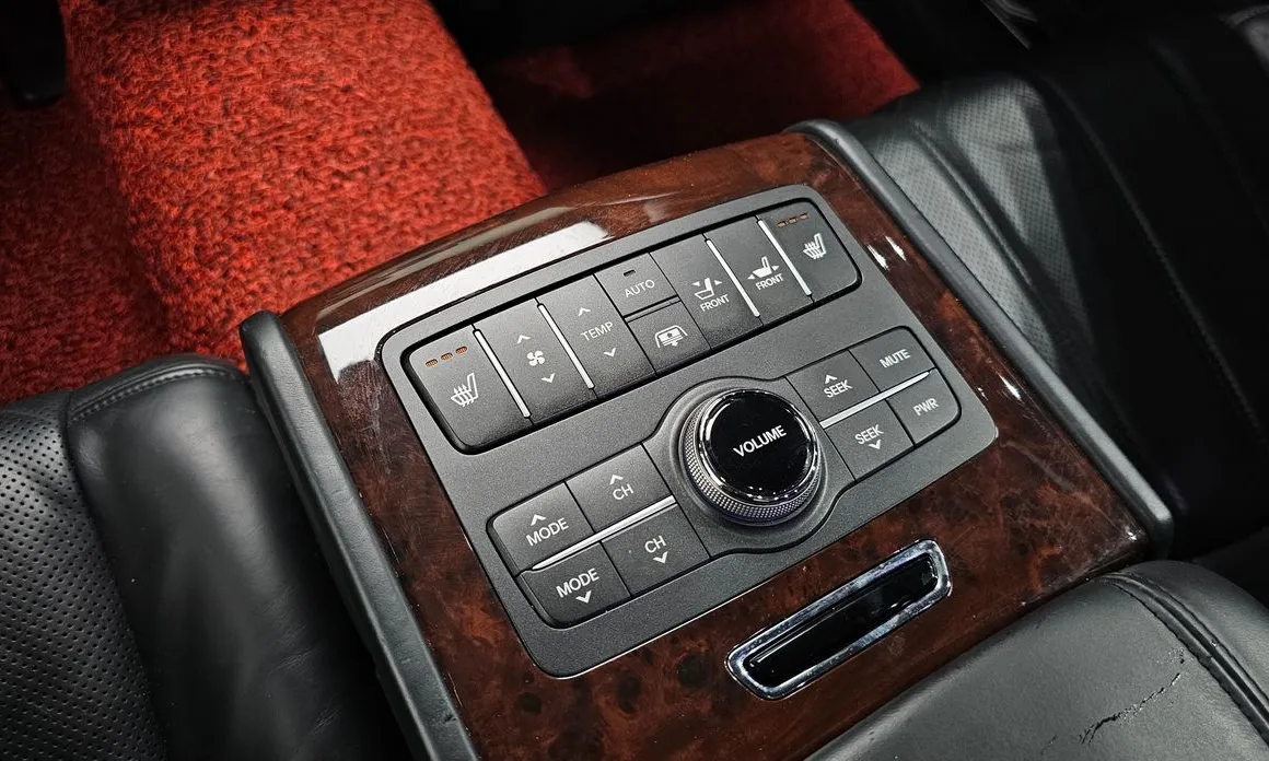 Hyundai Equus