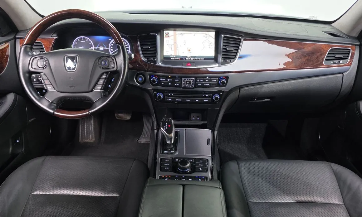 Hyundai Equus