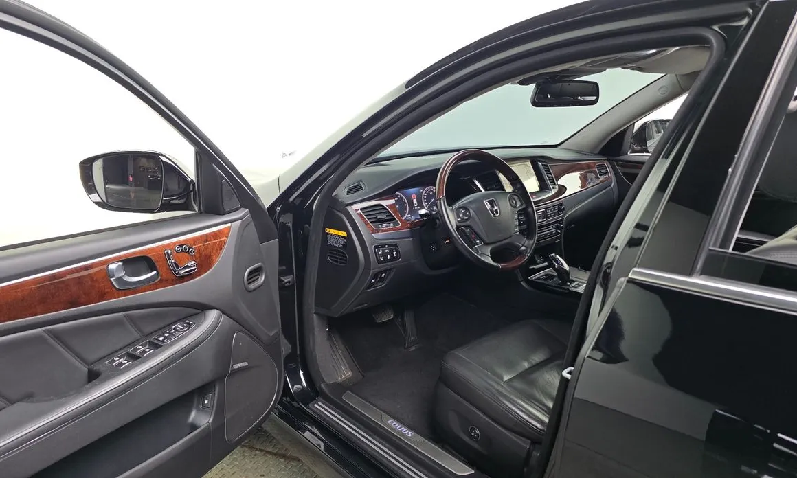 Hyundai Equus