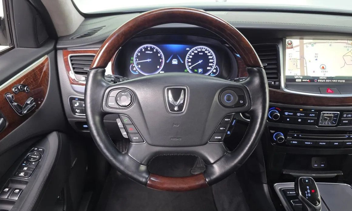 Hyundai Equus