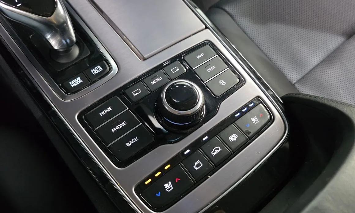 Hyundai Equus