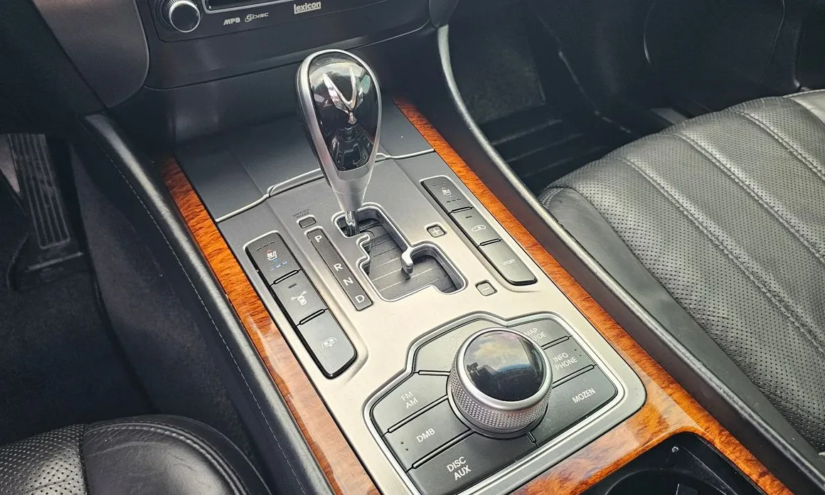 Hyundai Equus