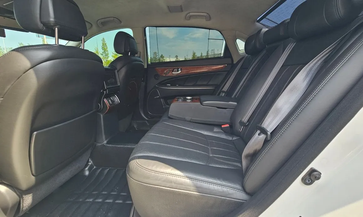 Hyundai Equus