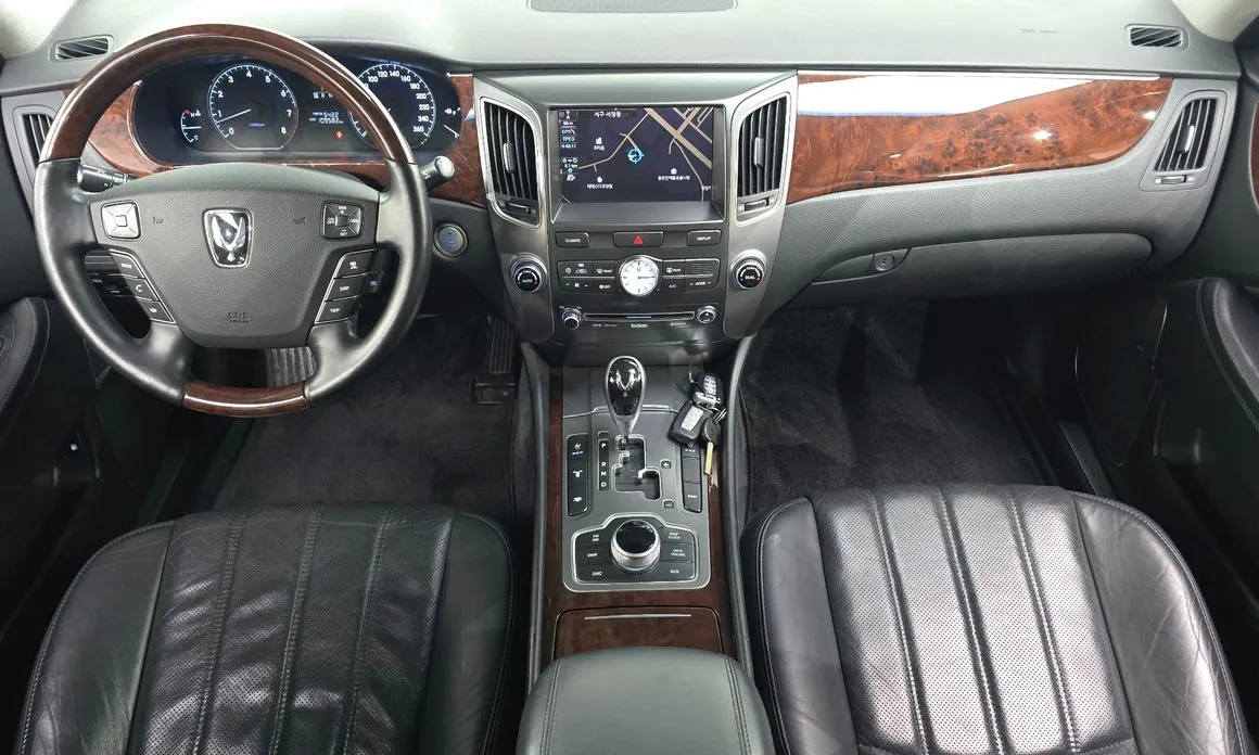 Hyundai Equus