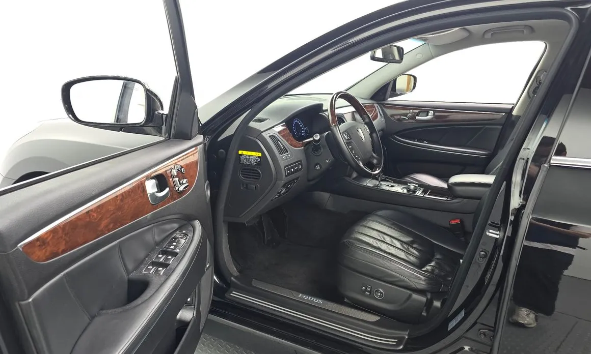 Hyundai Equus