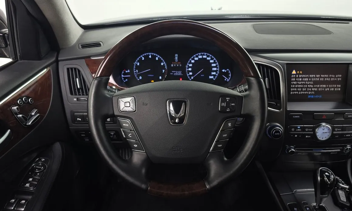 Hyundai Equus