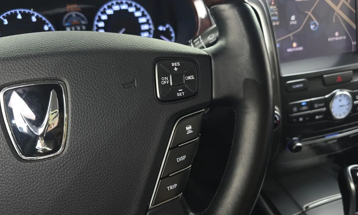 Hyundai Equus