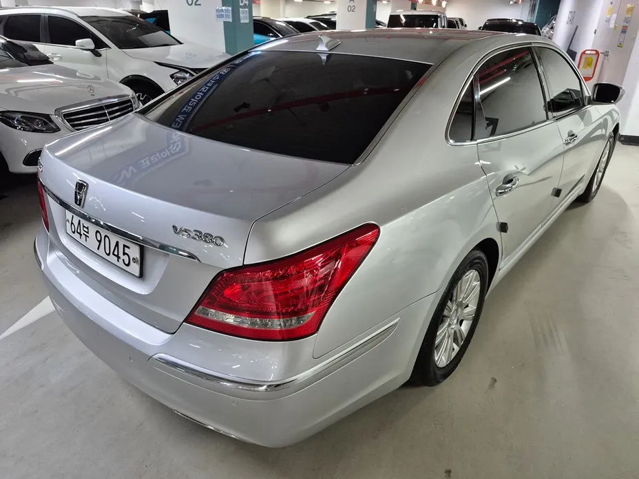 Hyundai Equus