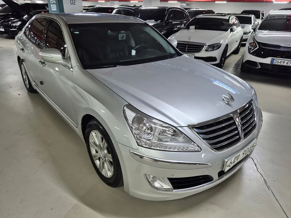 Hyundai Equus