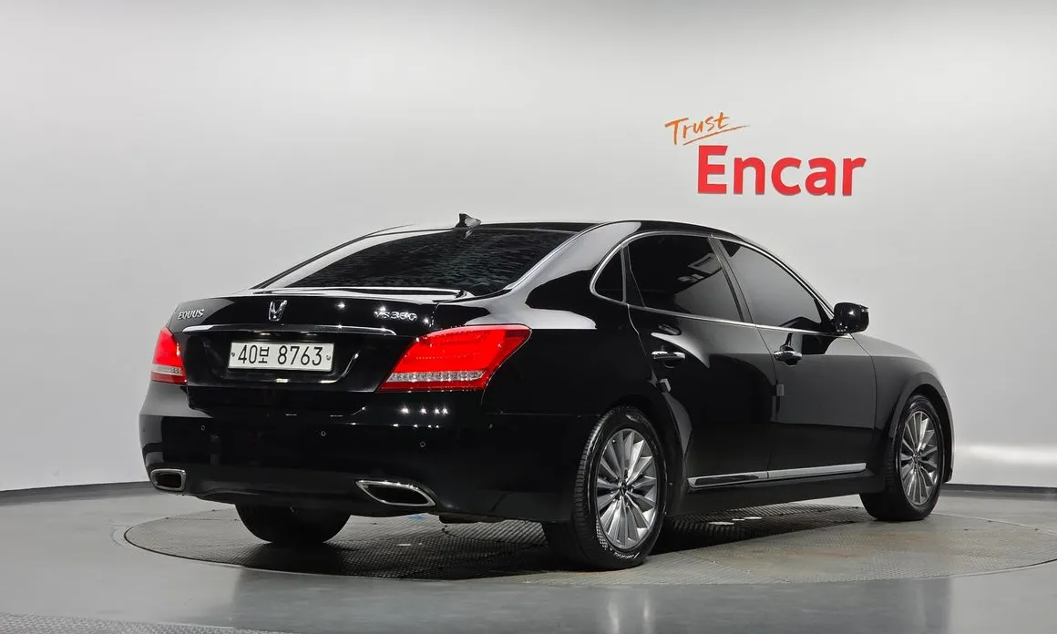 Hyundai Equus