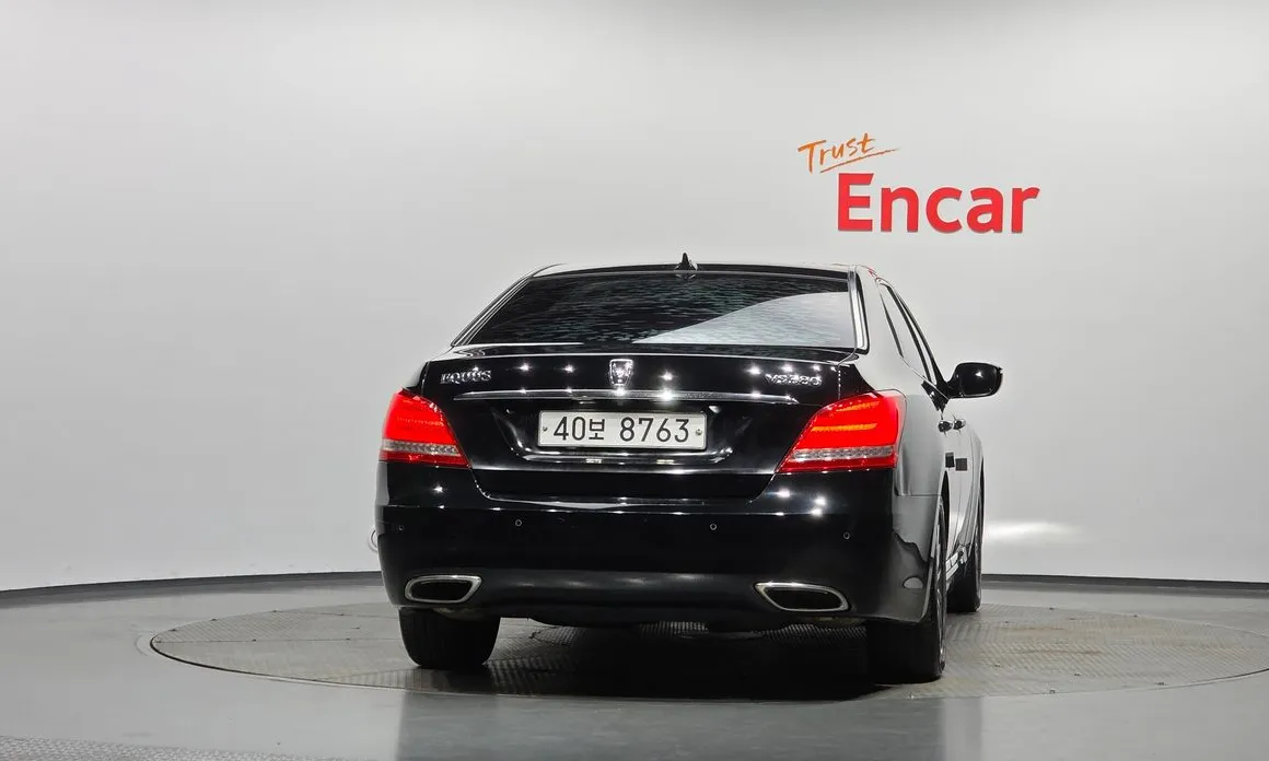 Hyundai Equus