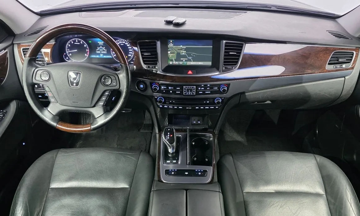 Hyundai Equus