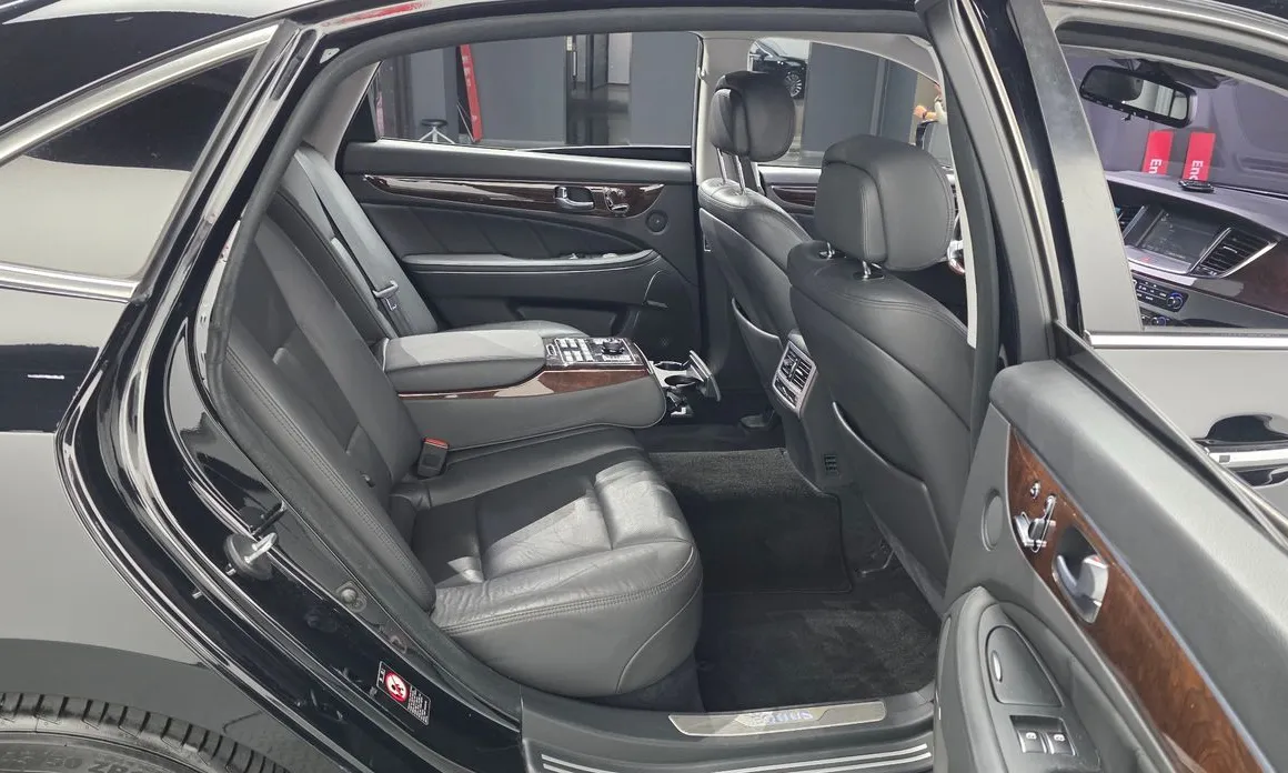 Hyundai Equus