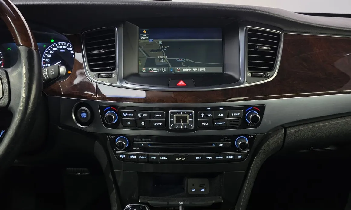 Hyundai Equus