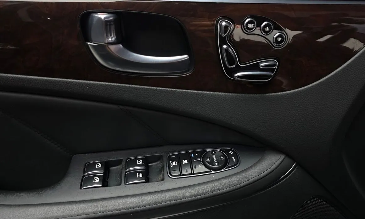 Hyundai Equus