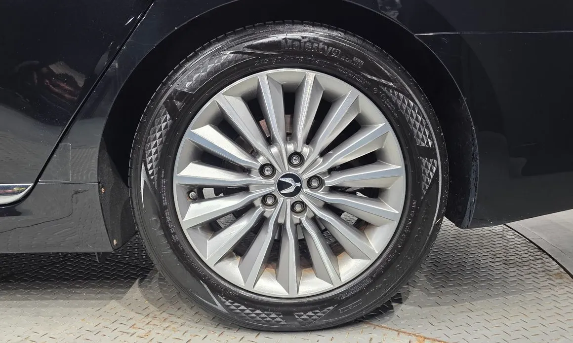 Hyundai Equus