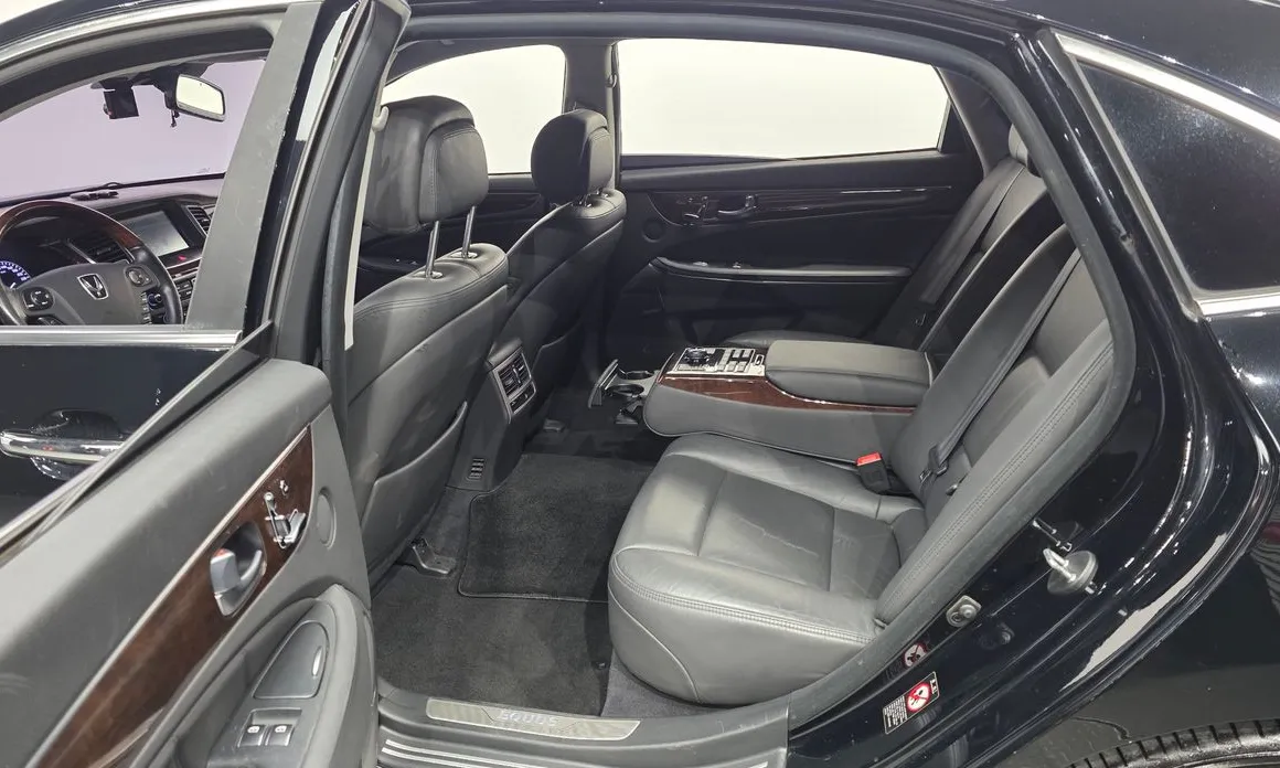 Hyundai Equus