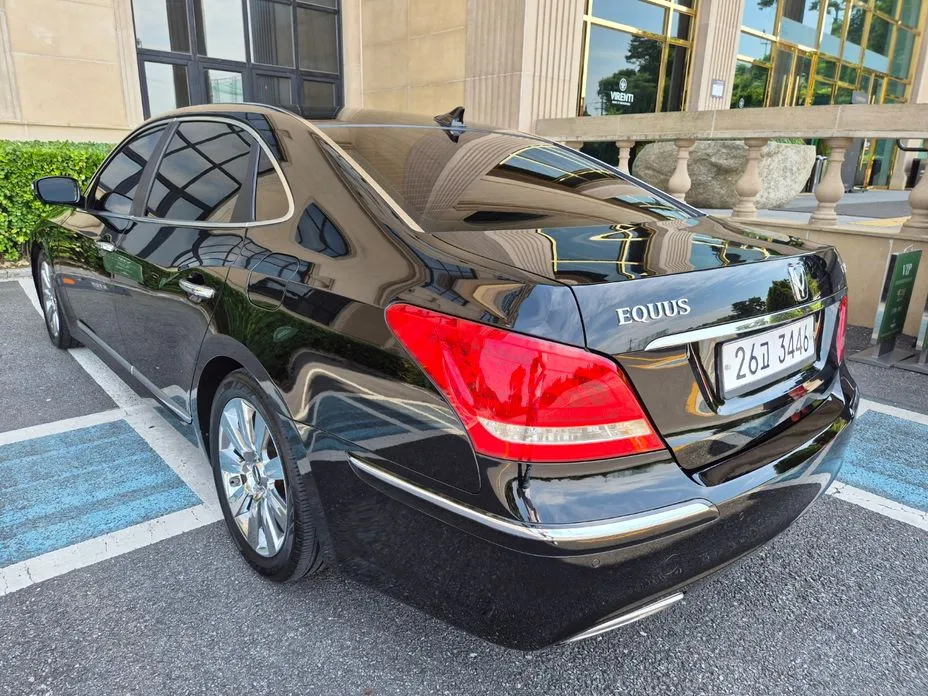 Hyundai Equus