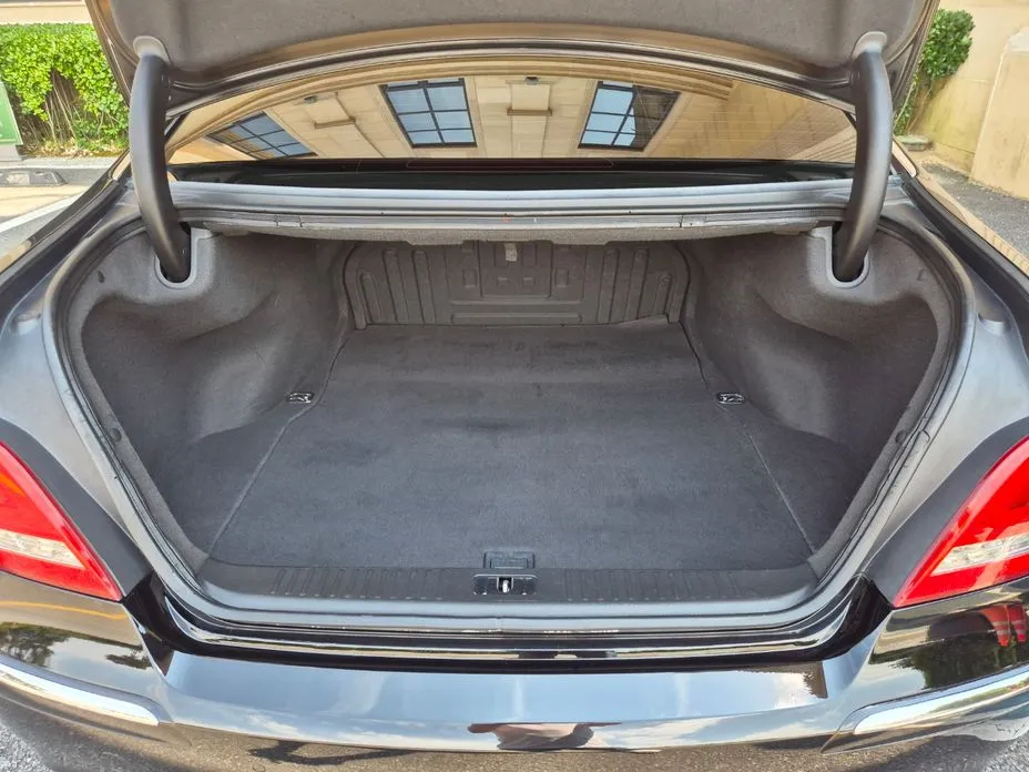 Hyundai Equus