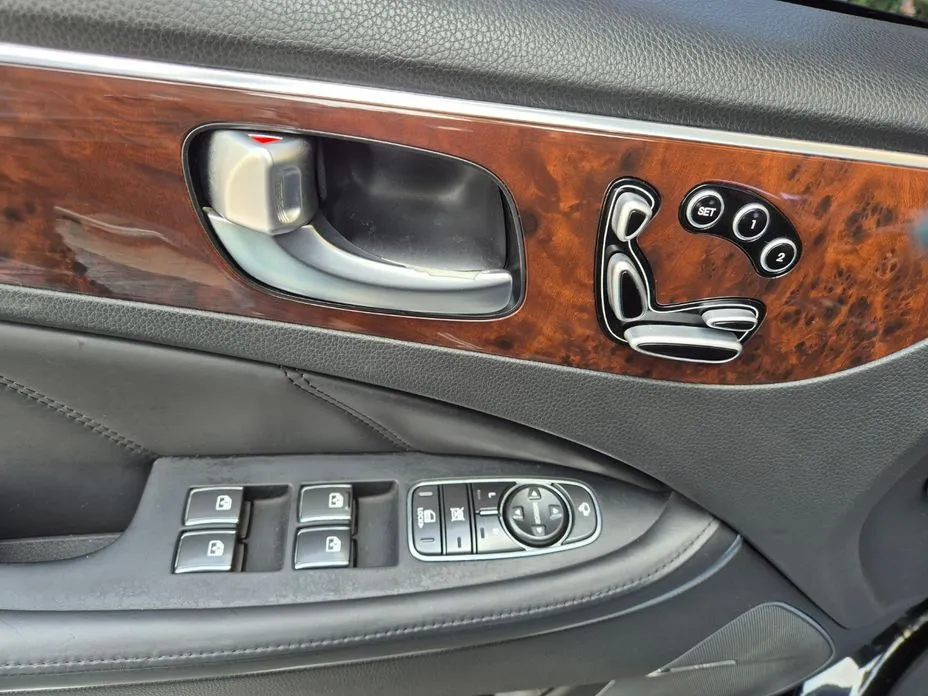 Hyundai Equus