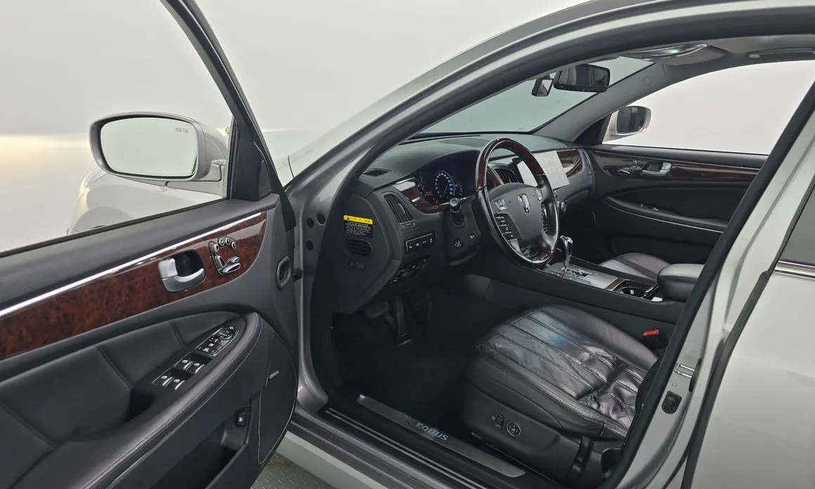 Hyundai Equus