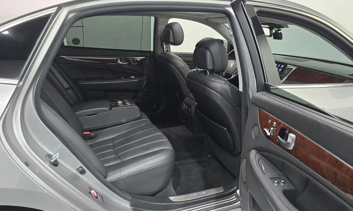 Hyundai Equus