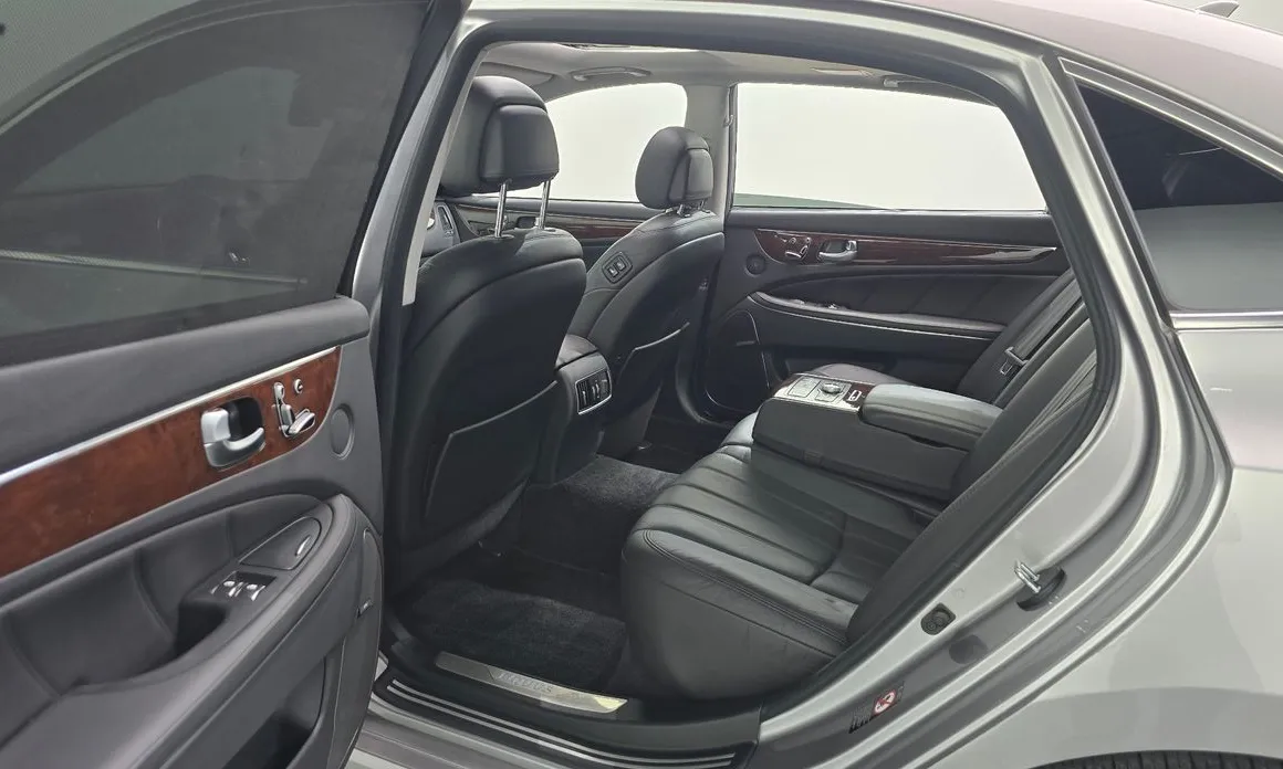 Hyundai Equus