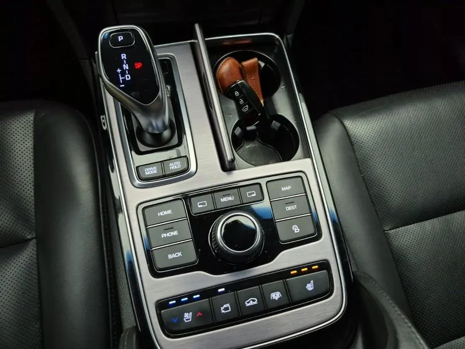 Hyundai Equus