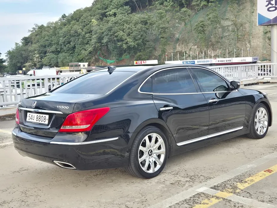 Hyundai Equus