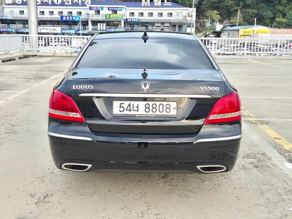 Hyundai Equus