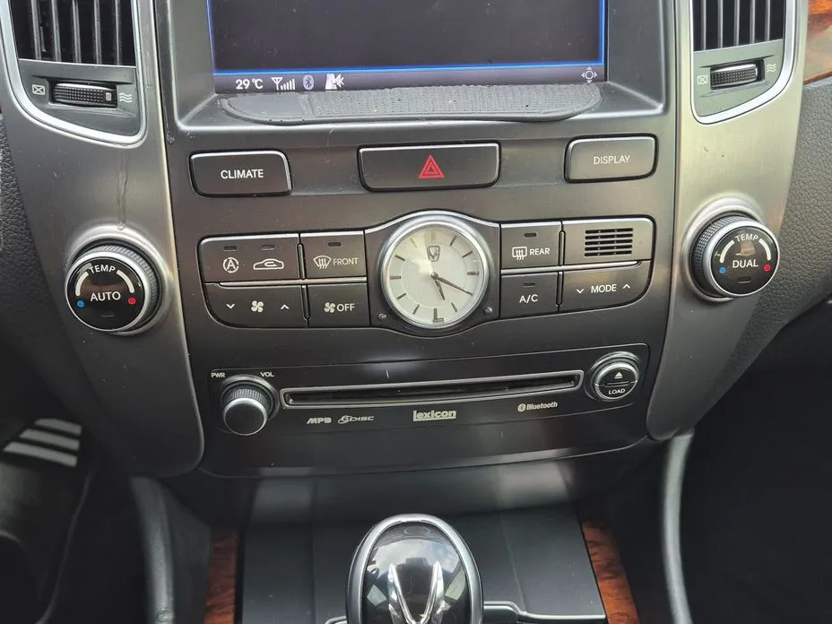 Hyundai Equus