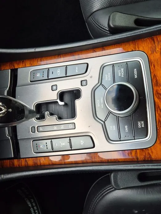 Hyundai Equus