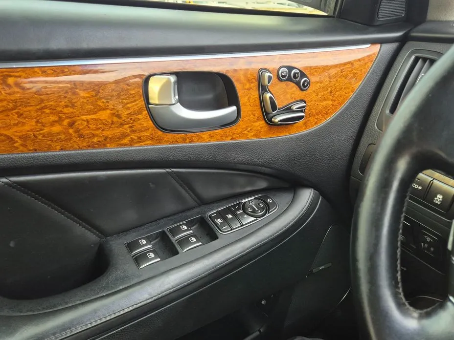 Hyundai Equus