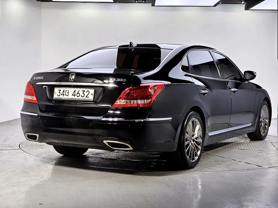 Hyundai Equus