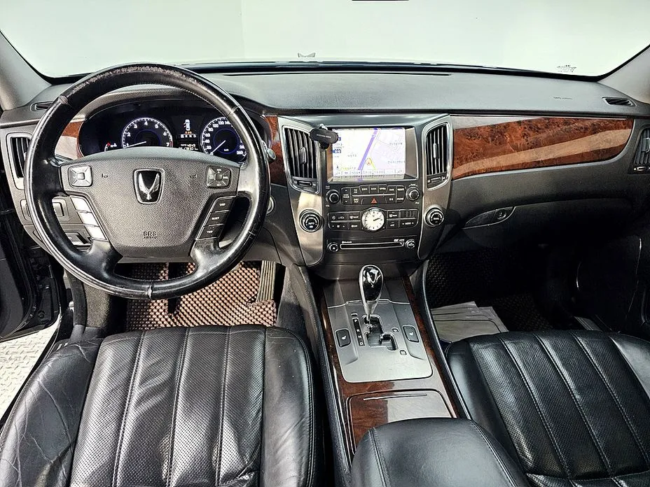 Hyundai Equus