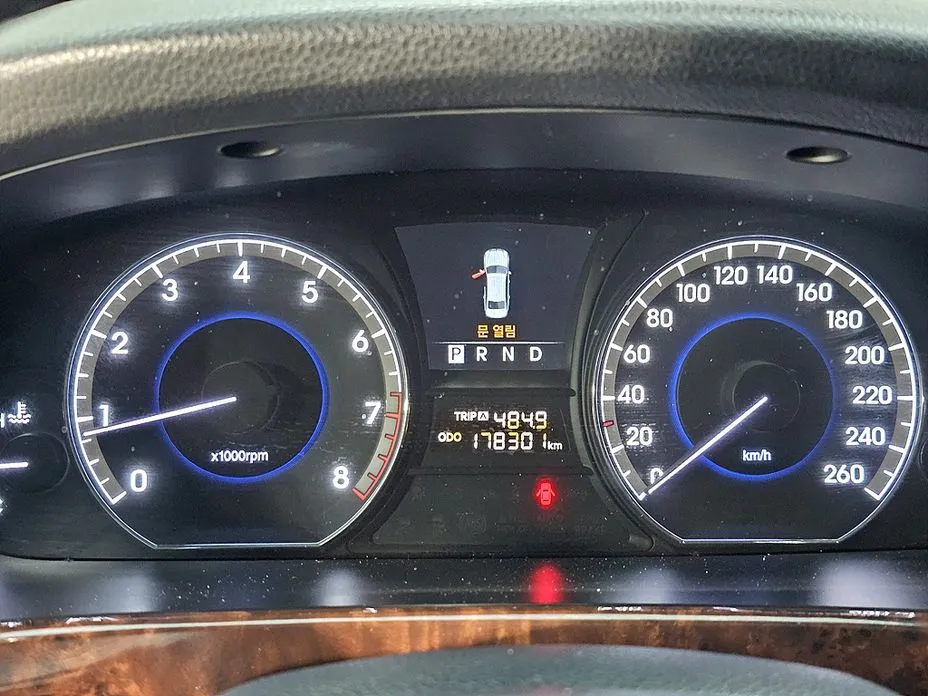 Hyundai Equus