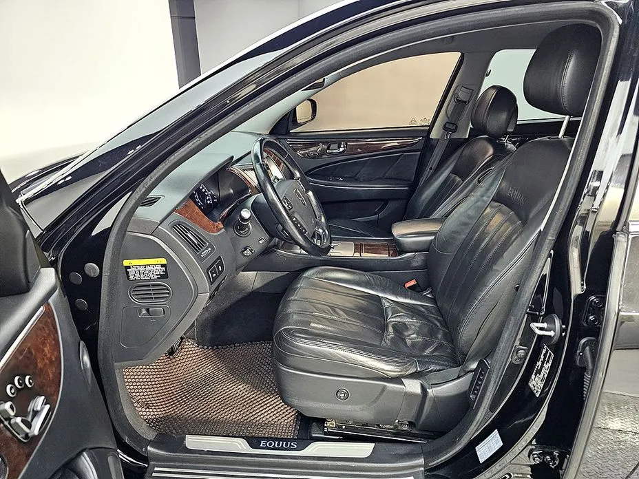 Hyundai Equus