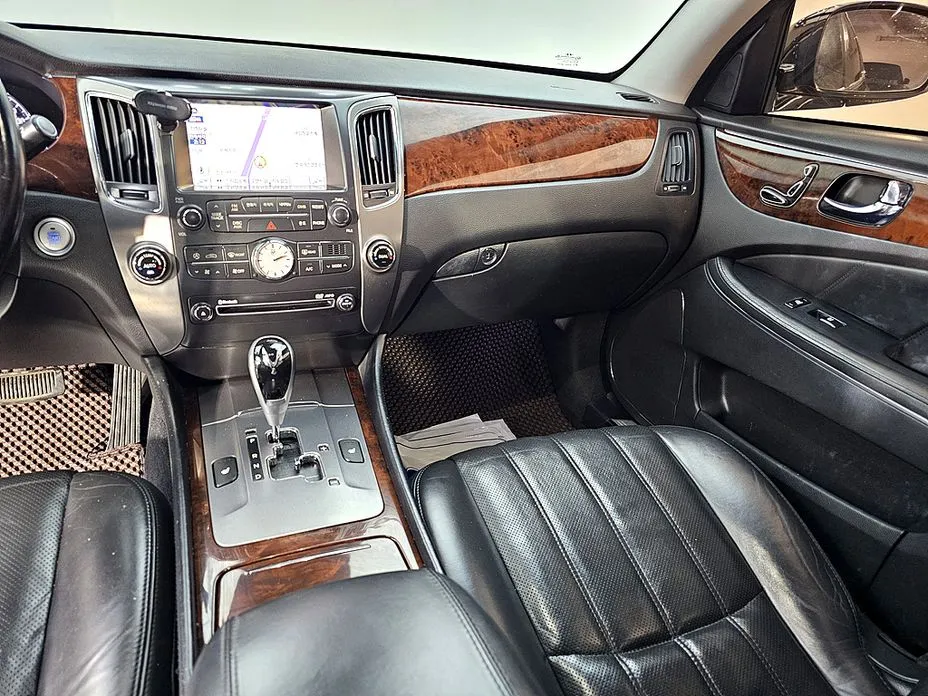 Hyundai Equus