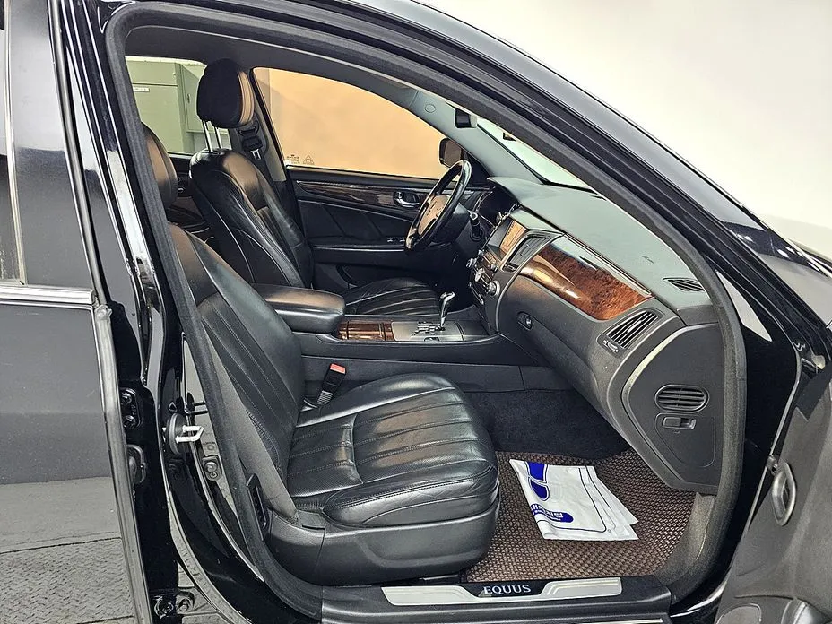 Hyundai Equus