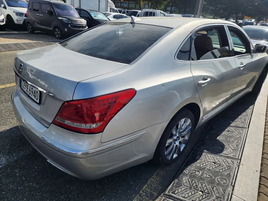 Hyundai Equus