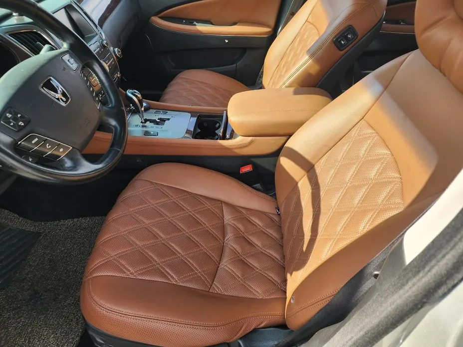 Hyundai Equus