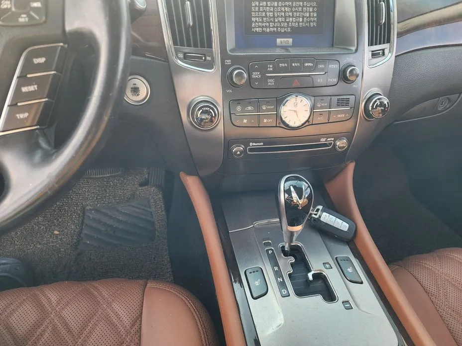 Hyundai Equus