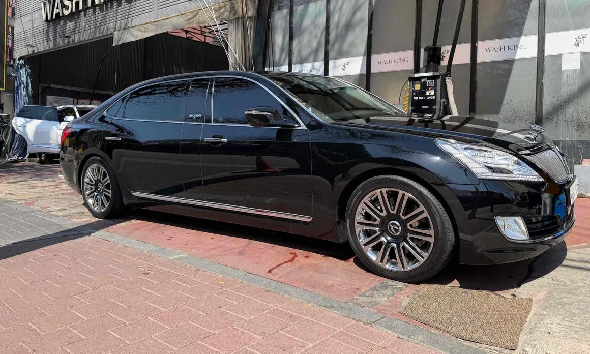 Hyundai Equus