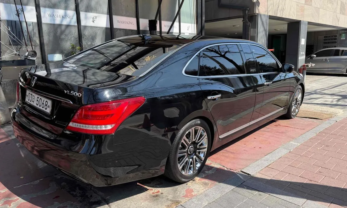 Hyundai Equus