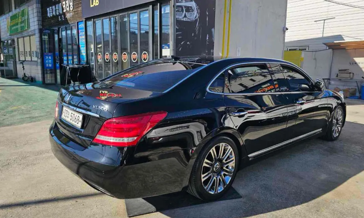Hyundai Equus
