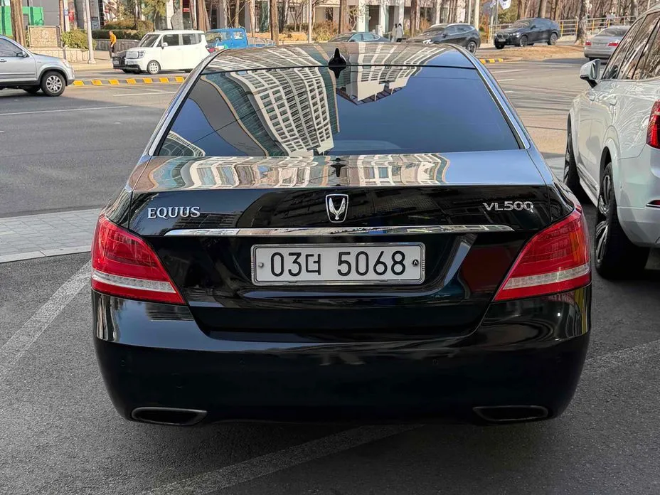 Hyundai Equus