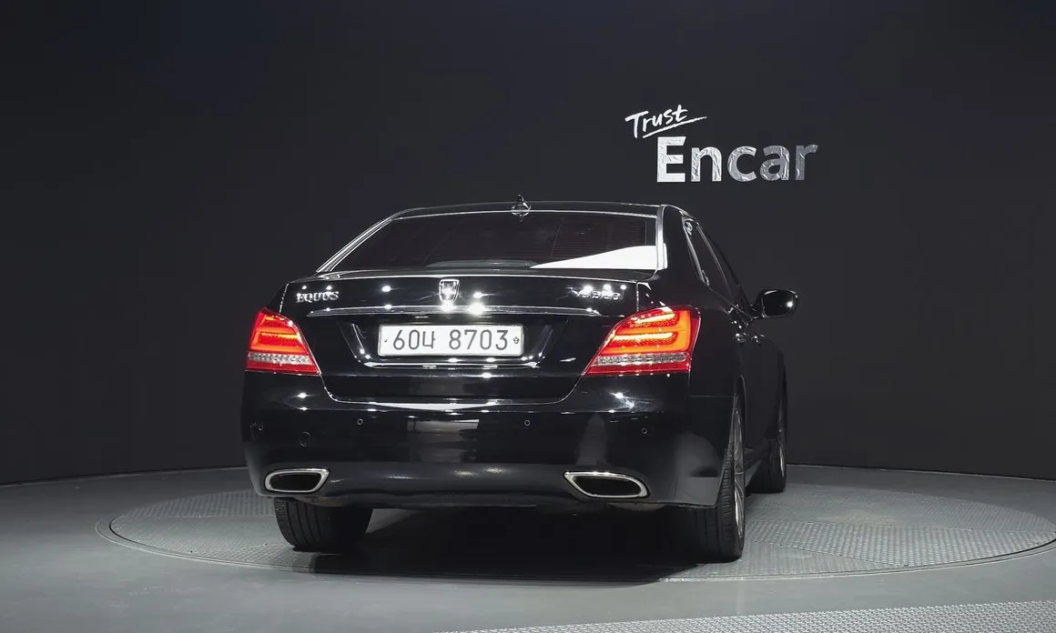 Hyundai Equus